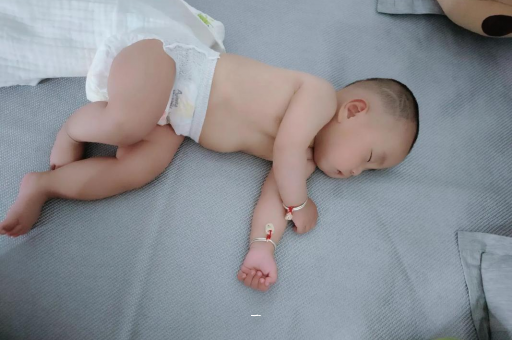 攀枝花宝宝胳膊上起红疙瘩